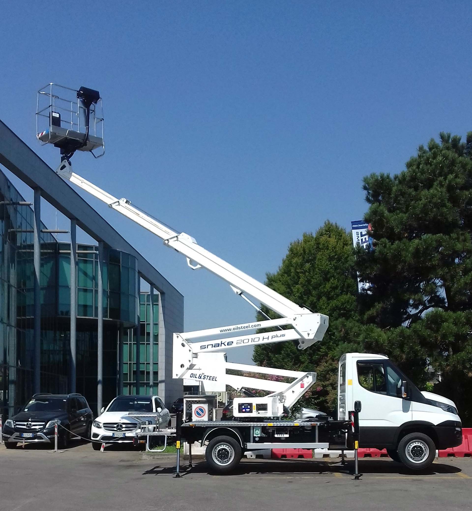 Snake-2010-H-Plus-Iveco-4