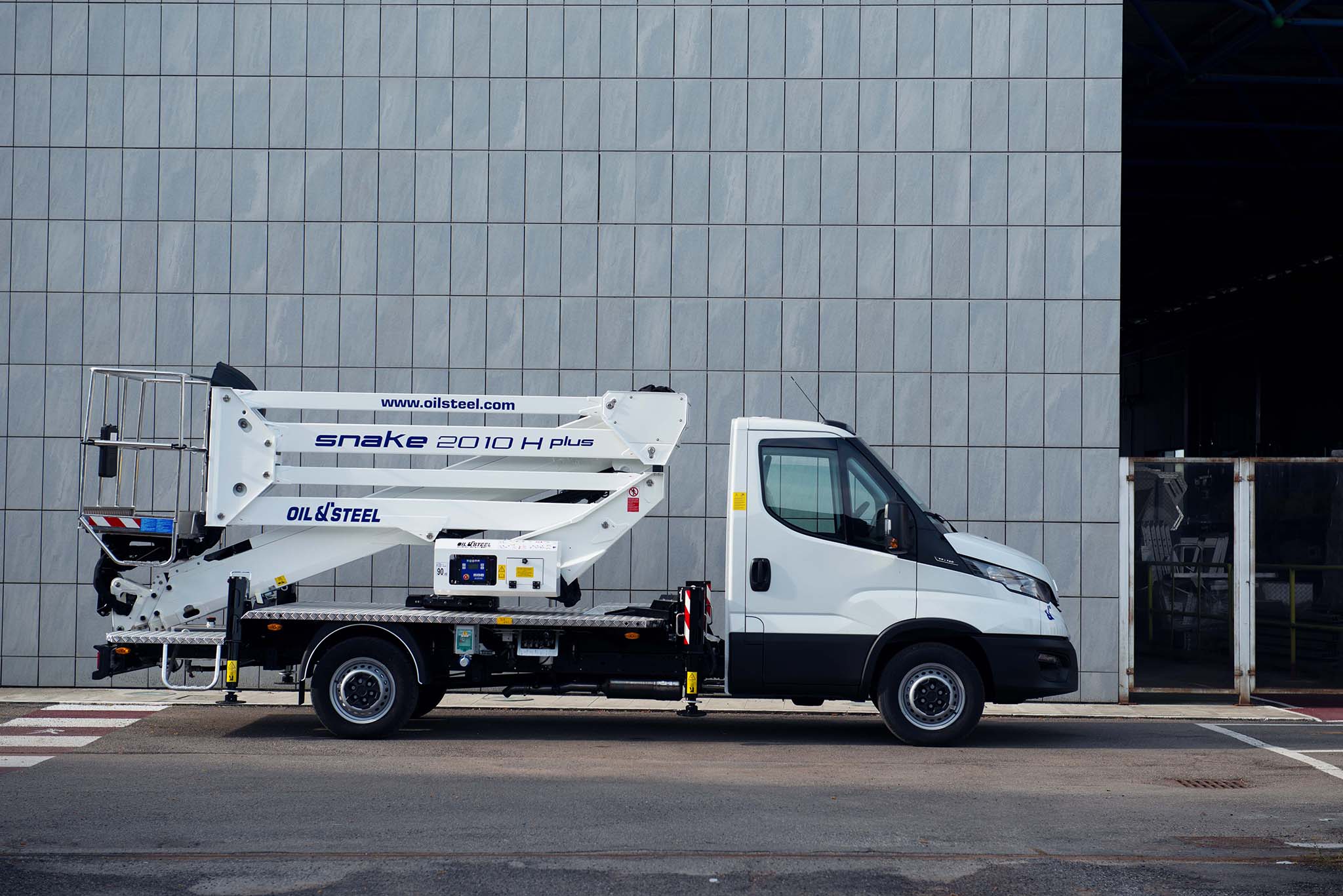Snake-2010H-Plus-Iveco1-1